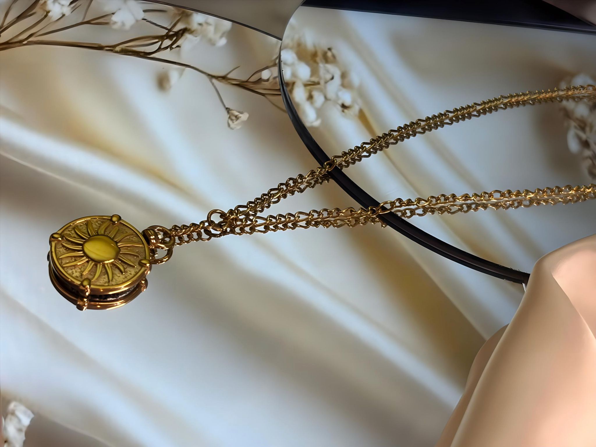 Sole D’plata necklace